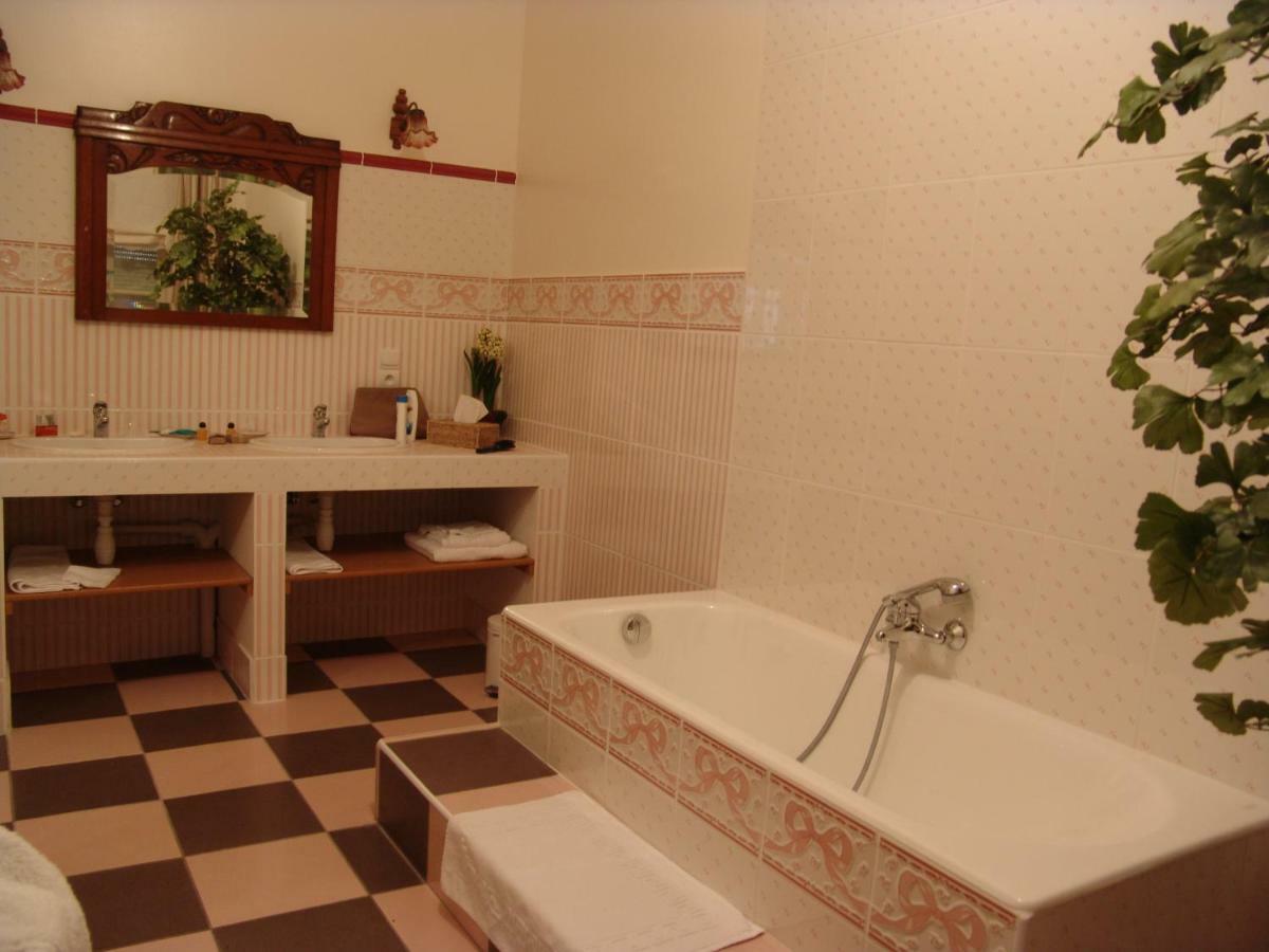 فندق Le Domaine De Pomone Woinville المظهر الخارجي الصورة